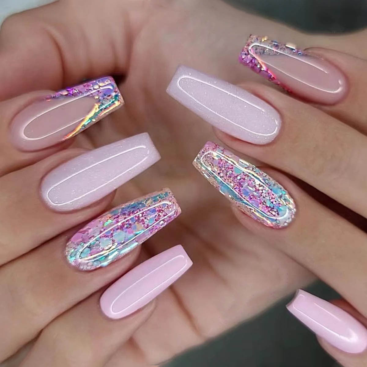 96PCS (4pcs) False Nail Stickers, French Flash Simple and Fashionable Solid Color False Nails for Manicure and Medium and Long Length European and American Flash French Manicure Pink and Sweet Flower Wearing Nails